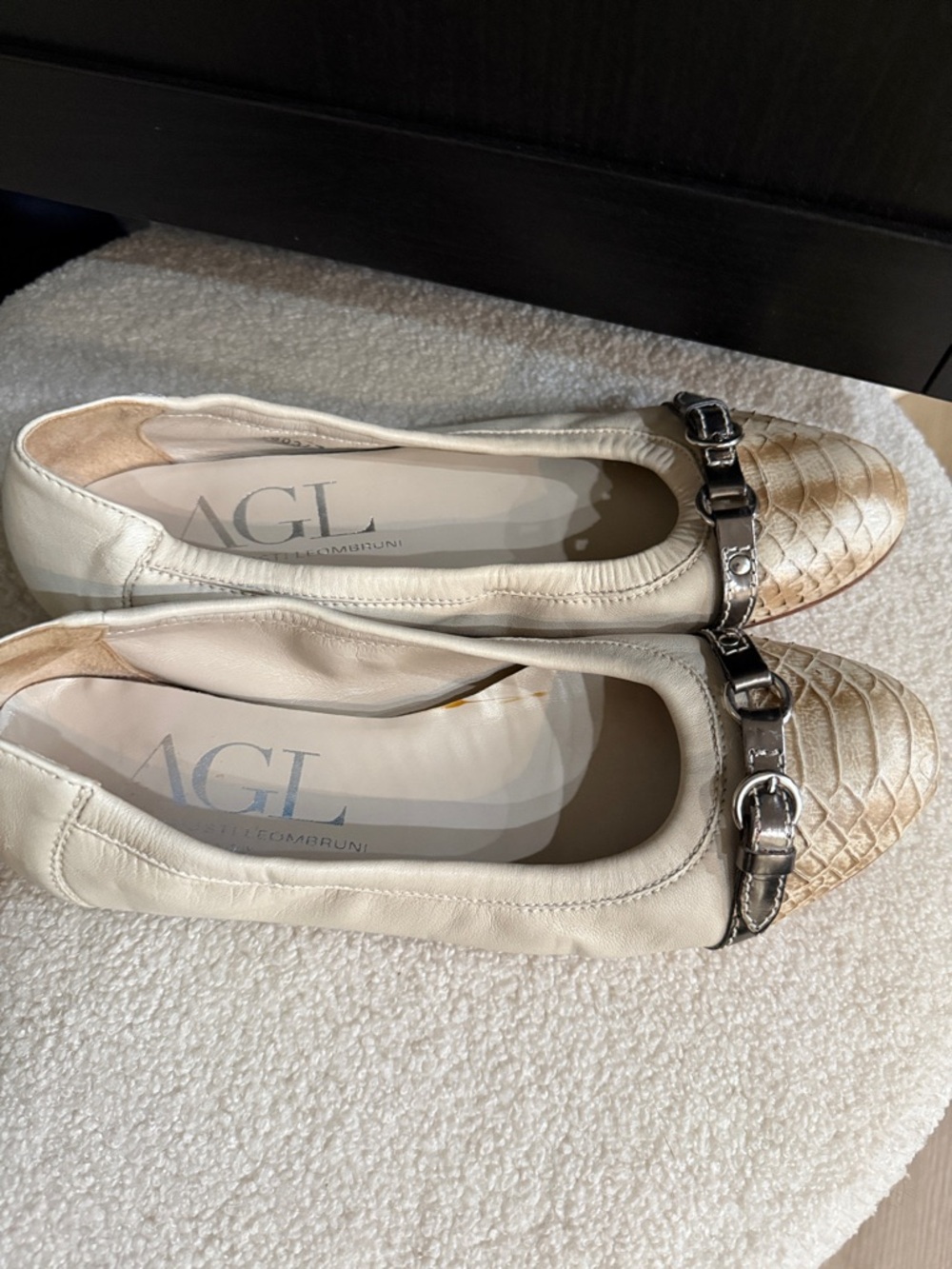 AGL Cream Leather Ballet Flats with Gold-Textured Toe and Buckle - Picture 8 of 8